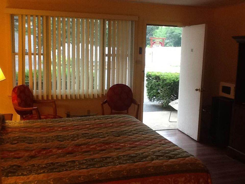 King Hendrick Motel And Suites Lake George Exteriör bild